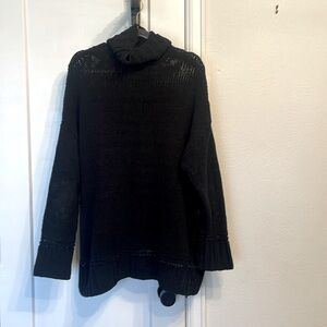 Puffy and soft sweater in black